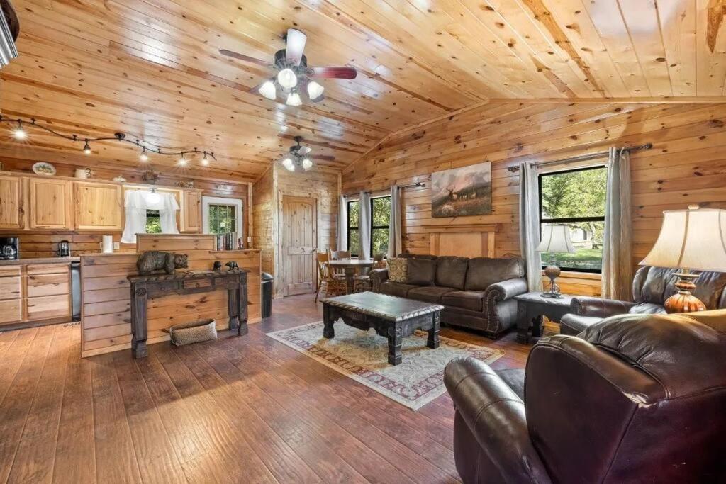 Апартаменти Misty Moonlight, Sleeps 4, Mountain Cabin Брокен-Боу Екстер'єр фото